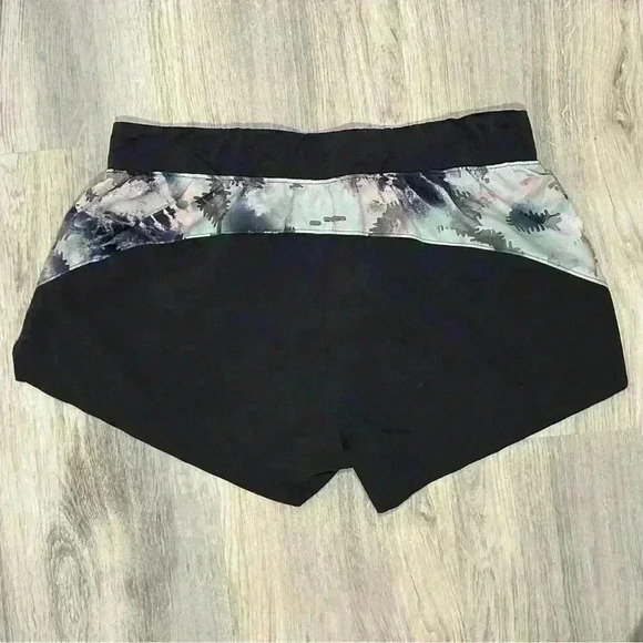 Under Armour Women's Launch 3'' Lined Running Athletic Shorts Printed Size L - Picture 5 of 8